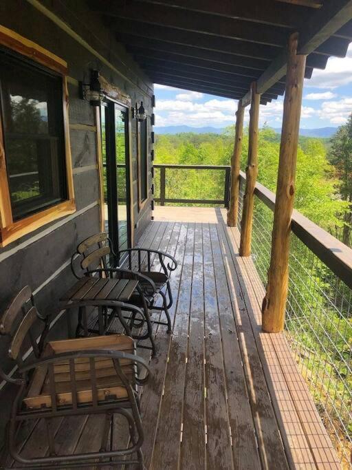 Вилла The Log Castle~Stunning Mountain Views~Hot Tub Севьервилл Экстерьер фото